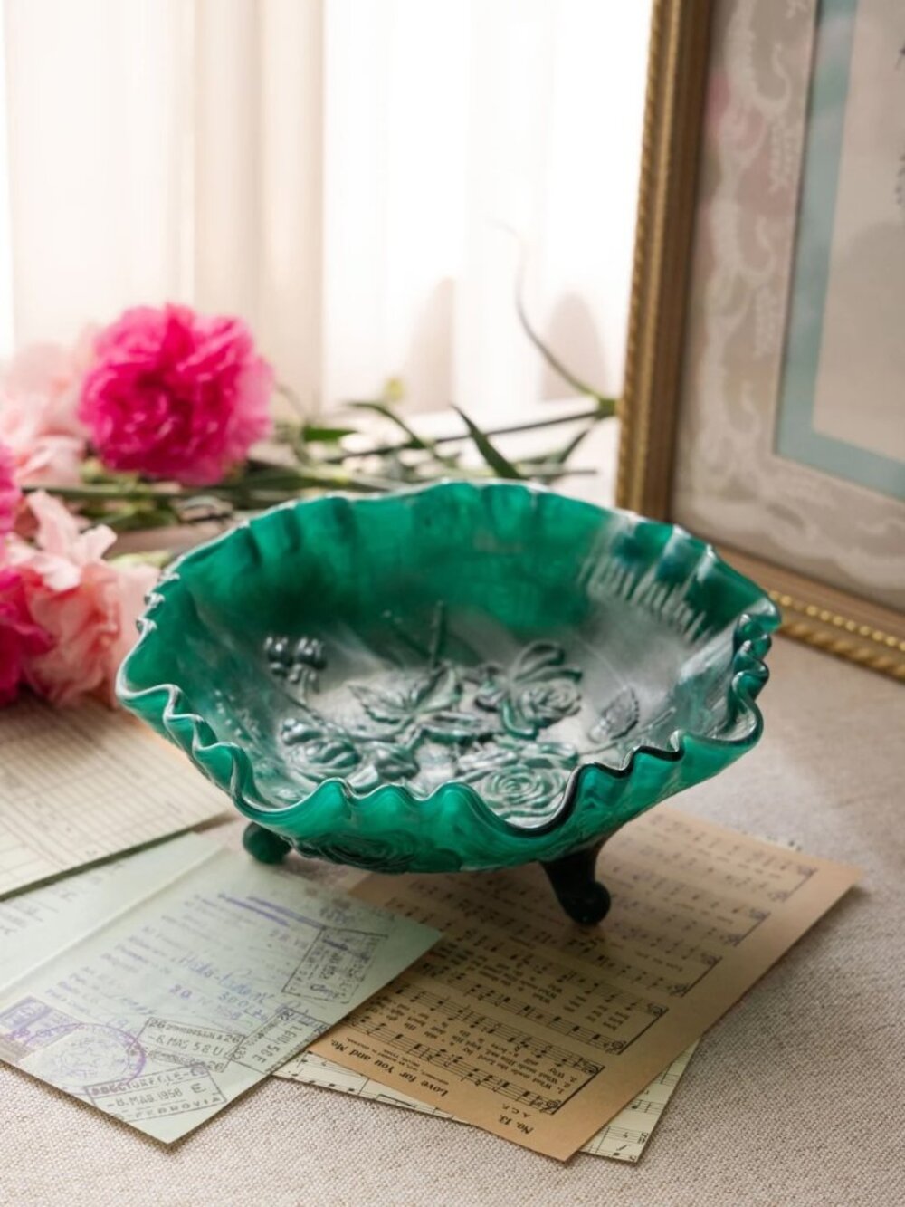 Vintage Imperial Glass Rose Green & White Slag Glass 3-Toed Bowl